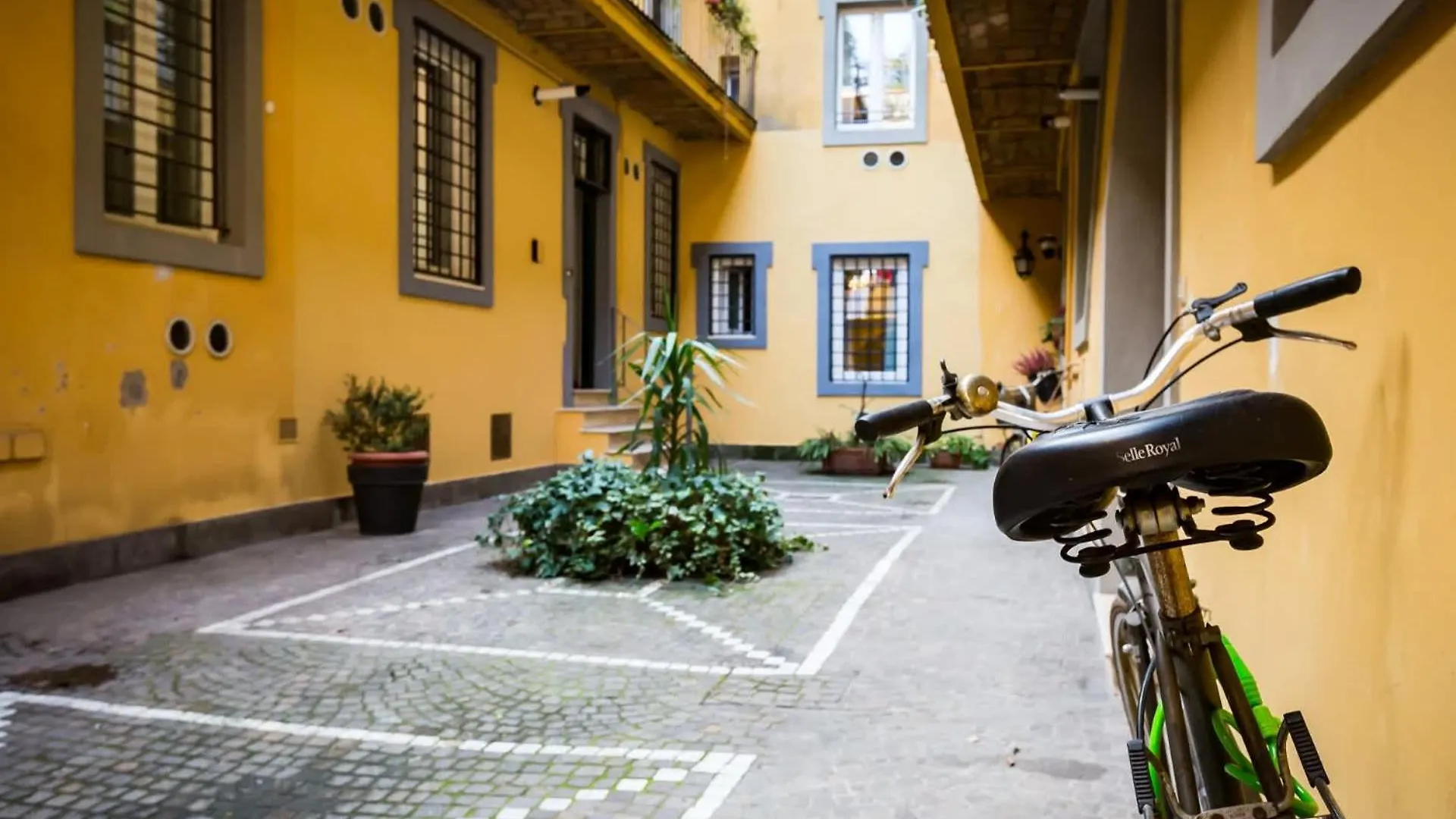 Via Dei Cappellari Private Apartment Rome Italy